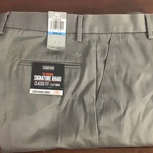 Dockers Mens The Original Signature Series Classic Fit Kahki Pants Flat Front